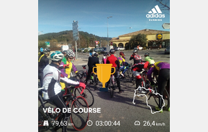 17 du flassans cyclo club, et l'œil du président qui a changé le circuit en fonction du mistral... Bien vu. Regroupement au Luc












