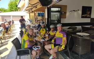 Hello
Belle organisation et belle participation a la Londe
...
Un dimanche comme il y en a trois en juin 🚴🚴🚴

RAVITO au bar du clapotis au lavandou 👍👍


Bref...un beau dimanche😄🤪😄🤪